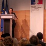 Tatiana-Laurence Delarue Instagram - Ce matin, lancement de la mission gouvernementale sur la monoparentalité @gouvernementfr @emmanuelmacron @gabrielattal . Échanges et prises de paroles, dans le but de créer des co-rapports pour la suite des travaux. 🖊Merci A Madame @sarahelhairy Ministre déléguée chargée de l’Enfance, de la Jeunesse et des Familles de m'avoir conviée à ce début des travaux. 🖊Merci pour ce début prometteur à Madame la Députée de Paris @fanta.berete75 🖊Merci à Monsieur le Sénateur des Hauts-de-Seine @xavieriacovelli . Ensemble pour l'avenir de Nos Enfants. 🙏🏼🌹✊🏼