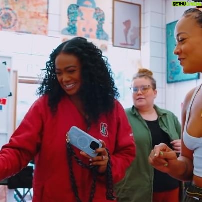 Tatyana Ali Instagram - Baby-yams.com is now LIVE! After announcing this initiative, so many people signed up to hear about the launch of Baby Yams. I am overjoyed by this outpouring of love for a project that is so dear to my heart. I’m forever humbled and grateful for all of the support. Together, we can provide the capital needed for the care we deserve. 🤎 Huge thank you to everyone who helped bring this project together! Quilt Production: Designer - Me! Fabrics - Auntie Esther in Ghana Sewing - @Auntfunkyscloset, @thekutstudios Quilting - Cassandra Thomas of Designers Touch in Houston, TX Content Production: Production - @capsocagency Strategy - @culture_cre8tive Creative Direction - @lex_topia Photography - @trokonv Camera Operator - @Flashyfilms Makeup - @mattiemariemakeup Hair - @nikedoesmyhair Jewelry - @shoplolaade Edited by - @thecannongoesboom Location - @1043mixedmedia Starring: @pamazonwarrior & @aceofdaworld
