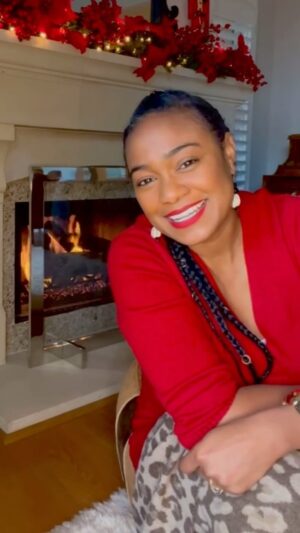Tatyana Ali Instagram - All you have is enough. 

I hope you enjoy this holiday offering “All I Have,” now streaming on Spotify & Tidal! Thank you to everyone who has messaged me and encouraged me to keep singing; and thank you to all of the artists who worked with me on this project ♥️

#allihave