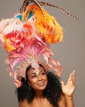 Tatyana Ali Instagram - The Title song of the album “All I Have” ft. @damiensneed is our rendition of the Little Drummer Boy, but with a bit of Calypso flavor! This vibe and steel drums are an ode to my Trinidadian heritage and I hope it makes you dance this holiday season!! 

Production: @lex_topia, @capsocagency
Creative Direction: @trokonv
Photography: @trokonv
Makeup: @mattiemariemakeup
Location: @1043mixedmedia
