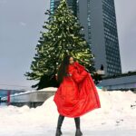 Tatyana Lipnitskaya Instagram - Как же уютно и тепло в этом бушлате❤️🔥 и что не мало важно - супер стильно и удобно!! 🥰 Российский бренд @dnk.russia 🧬 сделали что-то нереальное! Комфорт, имидж и тепло на все зимние деньки 🫶🫶🫶