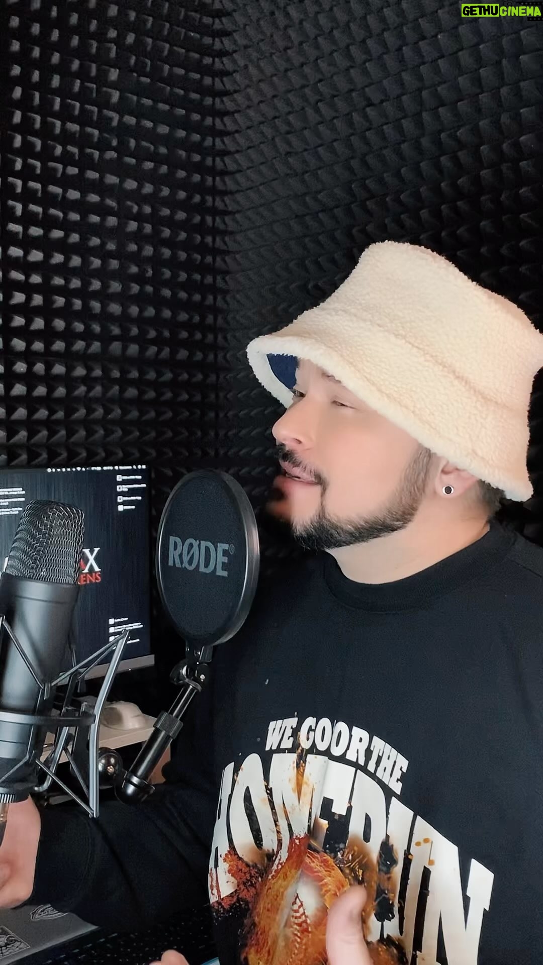 Tatyana Lipnitskaya Instagram - Если бы все так круто пели, был бы вулкан 🔥 скоро новый сингл от Макса Лоренса 🎶 как вам? Накидайте реакций 💥