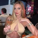 Taylor Mega Instagram - Cocktails and heels 👠 Dress @revolve