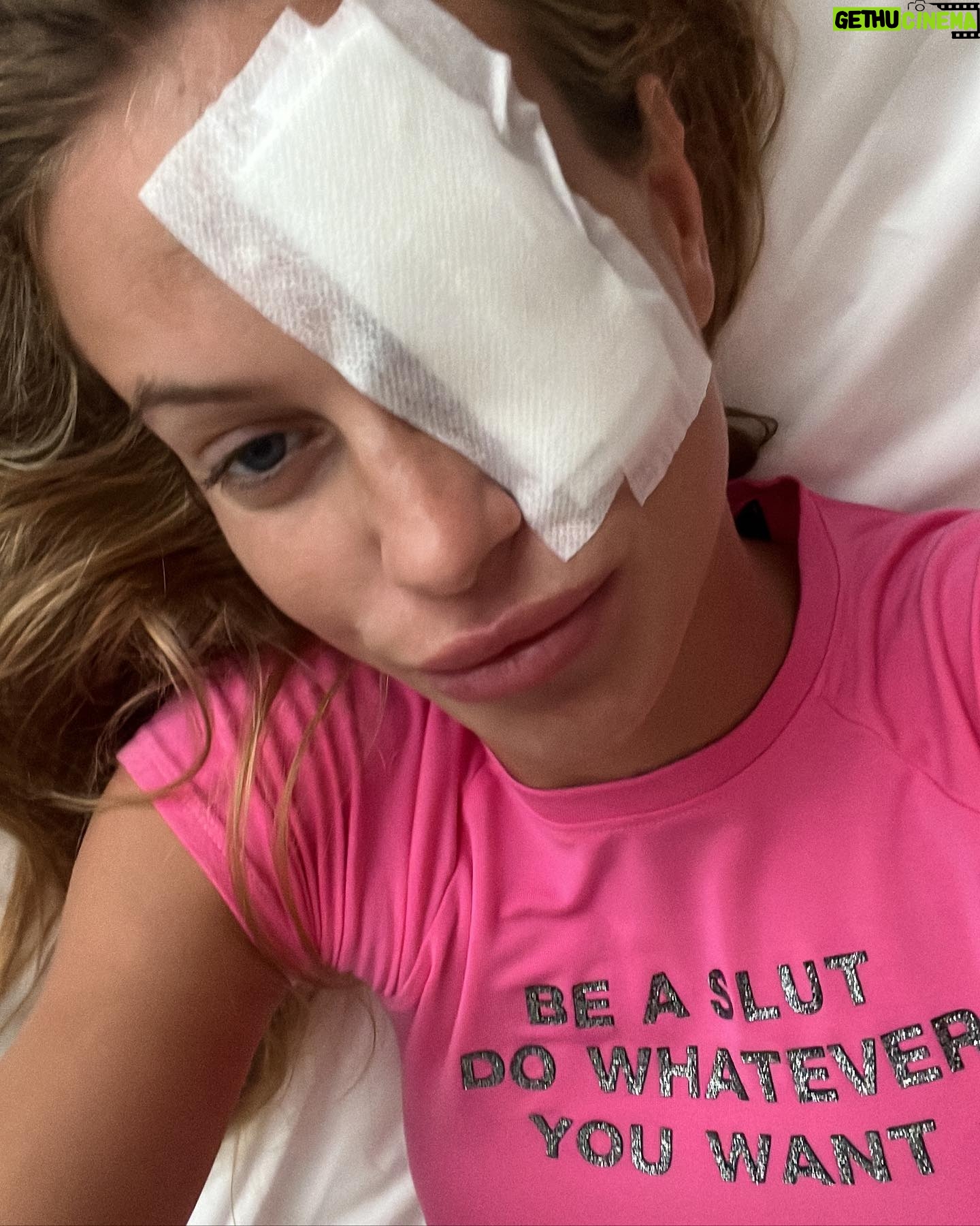 Taylor Mega Instagram - Qui ci ho lasciato il cuore @grandhotelpoltuquatu 💓 Una delle vacanze piú divertenti della mia vita… L’ultima foto>>>>