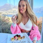 Taylor Mega Instagram - L’ultima foto è la mia preferita 😝💕