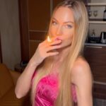 Taylor Mega Instagram – Hey everyone it’s my birthday 💞
Dress @revolve