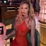 Taylor Mega Instagram - Cos’avrò visto nella seconda foto? 🤭🫣