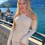 Taylor Mega Instagram – Don’t try to change me in any way… 😘💕
Dress @revolve