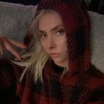 Taylor Momsen Instagram - Happy New Year’s Weekend! #holidayoutfit celebrate 🎉