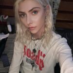 Taylor Momsen Instagram - Rehearsal part one complete…wonder what surprises will happen this week? #youneverknow @gibsonguitaruk