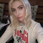 Taylor Momsen Instagram - Rehearsal part one complete…wonder what surprises will happen this week? #youneverknow @gibsonguitaruk