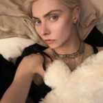 Taylor Momsen Instagram - Long week…time to lie down ❤️