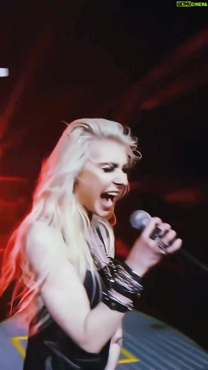 Taylor Momsen Instagram - Someone’s anniversary is coming up… #goingtohell