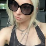 Taylor Momsen Instagram – #lightmeupwhenimdown