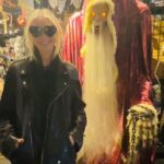 Taylor Momsen Instagram – #thisishalloween #Halloween 🎃 #onlyyoucanbringmebacktolife