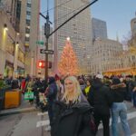 Taylor Momsen Instagram - Hanging at the @hardrockhotelnyc with @jayz and @beyonce @saks @rockefellercenter and… @taylorswift ?? #wrongtaylor #christmastimeinnyc