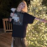 Taylor Momsen Instagram - Bring on #2024 !!!! Have a great NYE and a happy New Year to you all! ❤️🎉🤪🤘😘