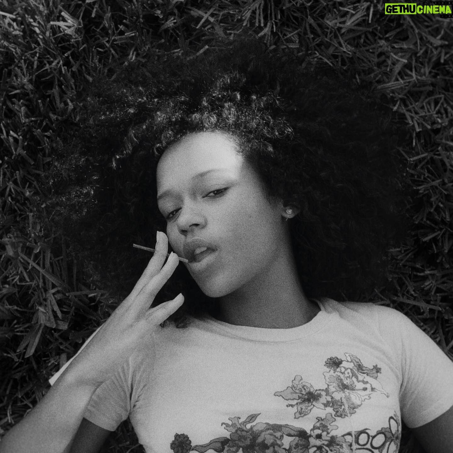 Taylor Russell - 77.3K Likes - waves