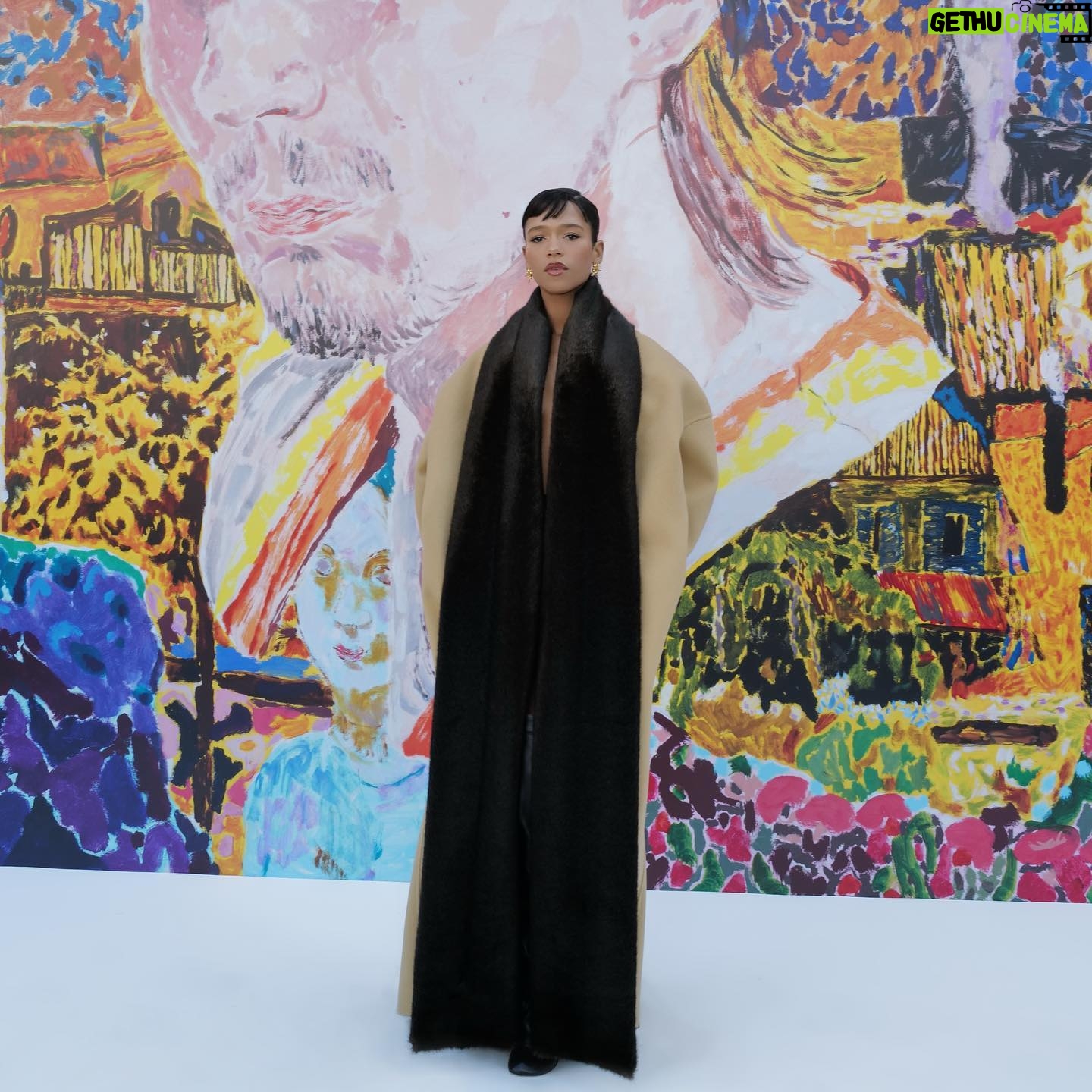 Taylor Russell - 141.3K Likes - @loewe