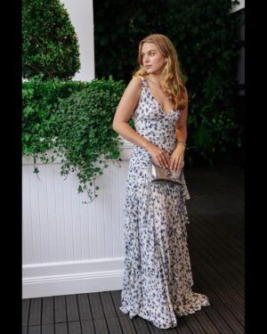 Teagan Croft Instagram - You haven’t seen me riled up til you’ve seen me at the tennis. Crazy fun night at the @australianopen, thanks to @poloralphlauren #PoloRalphLauren #AO23

Makeup by @carladysonmakeup