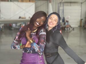 Teagan Croft Instagram - Titans Season 3 has started streaming on hbomax!! Here are some sneaky set pics to celebrate… I reckon you all will love this season ;) #hbomax #dctitans @hbomax @dctitans