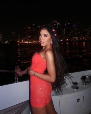 Teala Dunn Instagram - Glitz & glam ✨