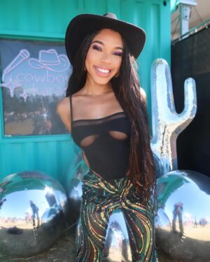 Teala Dunn Instagram - Day two of Stagecoach with SHEIN ♥️ Shop my SHEIN Icon festival faves by searching “Stagecoach Picks” on @shein_us site 🤠 @sheinofficial
#SHEINxStagecoach
#SHEINmusicfest
#SHEINPartner
