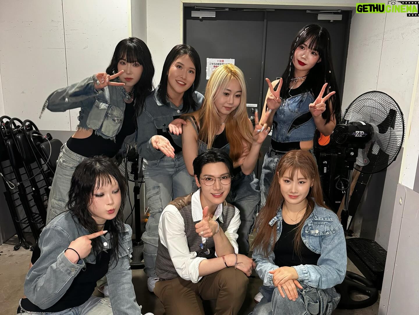 Ten Instagram - 저의 1001 FANCON 드디어 마무리 되었습니다. 이번에 도움을 주신 많은 STAFF분들에게 진심으로 감사의 말씀드립니다. 수고많으셨습니다. 다같이 열심히 완벽한 무대 준비해줘서 멋진 공연 되었습니다. 그동안 너무 즐거웠어요 *0* 그리고 우리 팬여러분 이번 활동 통해서 행복한 시간 가졌으면 좋겠어요. 우리 다음에 또 봐요. 제가 더 열심히 할게요!! 우리 재밌는거 많이 하자!! 약속