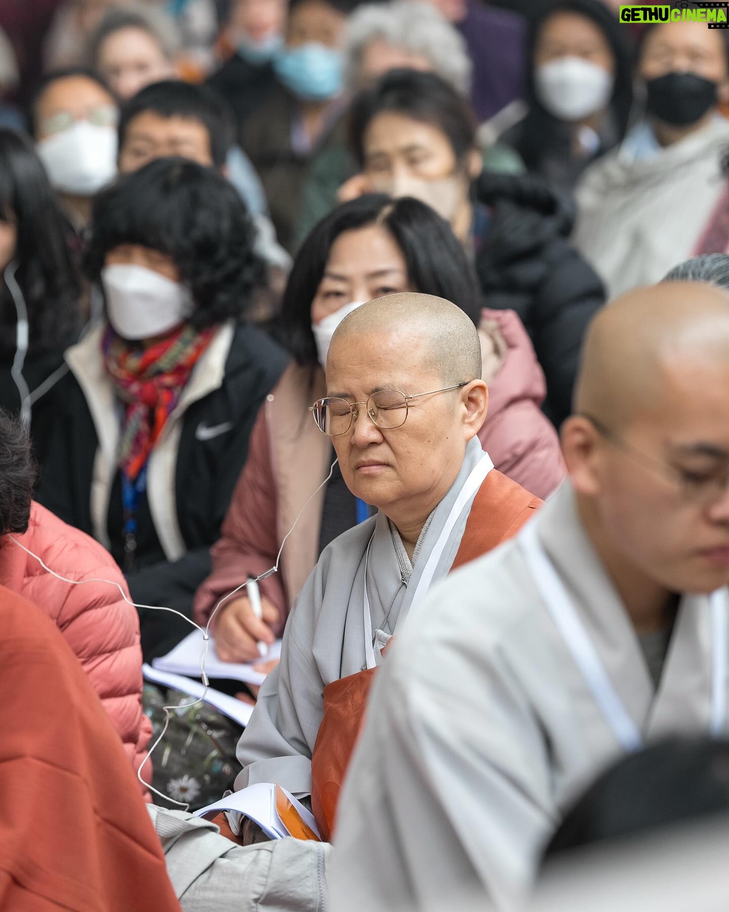 Tenzin Gyatso Instagram - Teachings begin in Bodhgaya, Bihar, India. #dalailama #buddhsim #bodhgaya