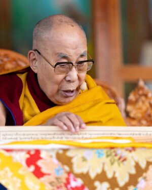 Tenzin Gyatso Instagram - HHDL imparting ancient wisdom through Jataka Tales teachings at the courtyard of Main Tibetan Temple in Dharamsala, HP, India on March 7, 2023. Photos by Tenzin Choejor #dalailama #buddhism #buddha #dharamshala