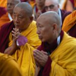 Tenzin Gyatso Instagram – Prayer for World Peace under the Bodhi tree at the Mahabodhi Temple in Bodhgaya, Bihar, India on December 23, 2023. #dalailama #worldpeace #harmony