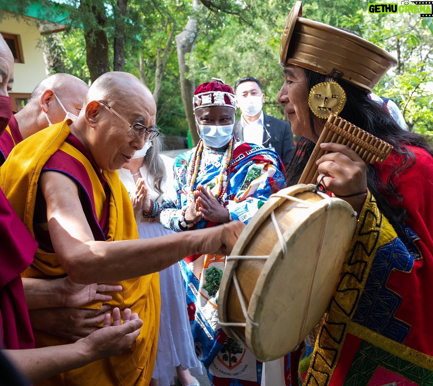 Tenzin Gyatso Instagram - HHDL enjoys beating an Inca drum from Peru before his meeting with representatives of indigenous peoples from Benin, Guatemala, Mexico & Peru at his residence in Dharamsala, HP, India on May 6, 2023. Photo by Tenzin Choejor #dalailama #compassion