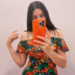 Ter Instagram - carcasas q parecen una geoda mágica que si te la equipas te da un 10% más de regeneración de estamina 💎✨ gracias @felonycase por el regalazo #collab