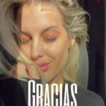 Tere Kuster Instagram - La gratitud lo cambia T O D O. La gratitud es acción . Es reconocer lo bueno en nosotros y en los demás . Observá tú mundo, tus conexiones floreciendo. Es un baile de agradecimiento, simple pero profundo: El poder de la gratitud es el arte de la presencia. Porque la vida es maravillosa y para verlo tan sólo se necesita estar despierto , guiado por tu corazón . Siendo auténticos y en sintonía con tu verdadero estado del ser, pero para eso hay que navegar bien profundo en las aguas de tu interior . Cuida tu presente por que ahí vivirás toda tu vida. Gracias vida porque no creo en lo bueno y en lo malo. De todo aprendo, de todo florezco y siempre YO SOY. Y no se olviden que la libertad está detrás del miedo 🖤 Chau chau añito que peli tan mágica me diste ! Gracias gracias gracias ✨