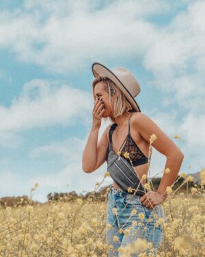 Tere Kuster Instagram - Hey Cariño, hoy es lunes de novedades y quiero contarles de || DAHLA || una nueva marca femenina exclusiva de @falabella_cl, con una propuesta variada en vestuario, ropa interior y accesorios con una esencia sexy y lo mejor de todo: a precios muy convenientes.!

|| Exclusivo en Falabella.com ||

#DahlaEnFalabella