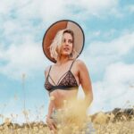 Tere Kuster Instagram - Hey Cariño, hoy es lunes de novedades y quiero contarles de || DAHLA || una nueva marca femenina exclusiva de @falabella_cl, con una propuesta variada en vestuario, ropa interior y accesorios con una esencia sexy y lo mejor de todo: a precios muy convenientes.! || Exclusivo en Falabella.com || #DahlaEnFalabella