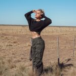 Tere Kuster Instagram - La reserva Natural Estancia San Lorenzo se encuentra dentro del área natural protegida Península Valdés a 160 km de la ciudad de Puerto Madryn, provincia de Chubut, Patagonia Argentina. Sobre sus costas hay una colonia de más de 600.000 pingüinos de Magallanes 🐧🖤