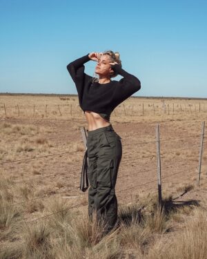 Tere Kuster Instagram - La reserva Natural Estancia San Lorenzo se encuentra dentro del área natural protegida Península Valdés a 160 km de la ciudad de Puerto Madryn, provincia de Chubut, Patagonia Argentina.

Sobre sus costas hay una colonia de más de 600.000 pingüinos de Magallanes 🐧🖤