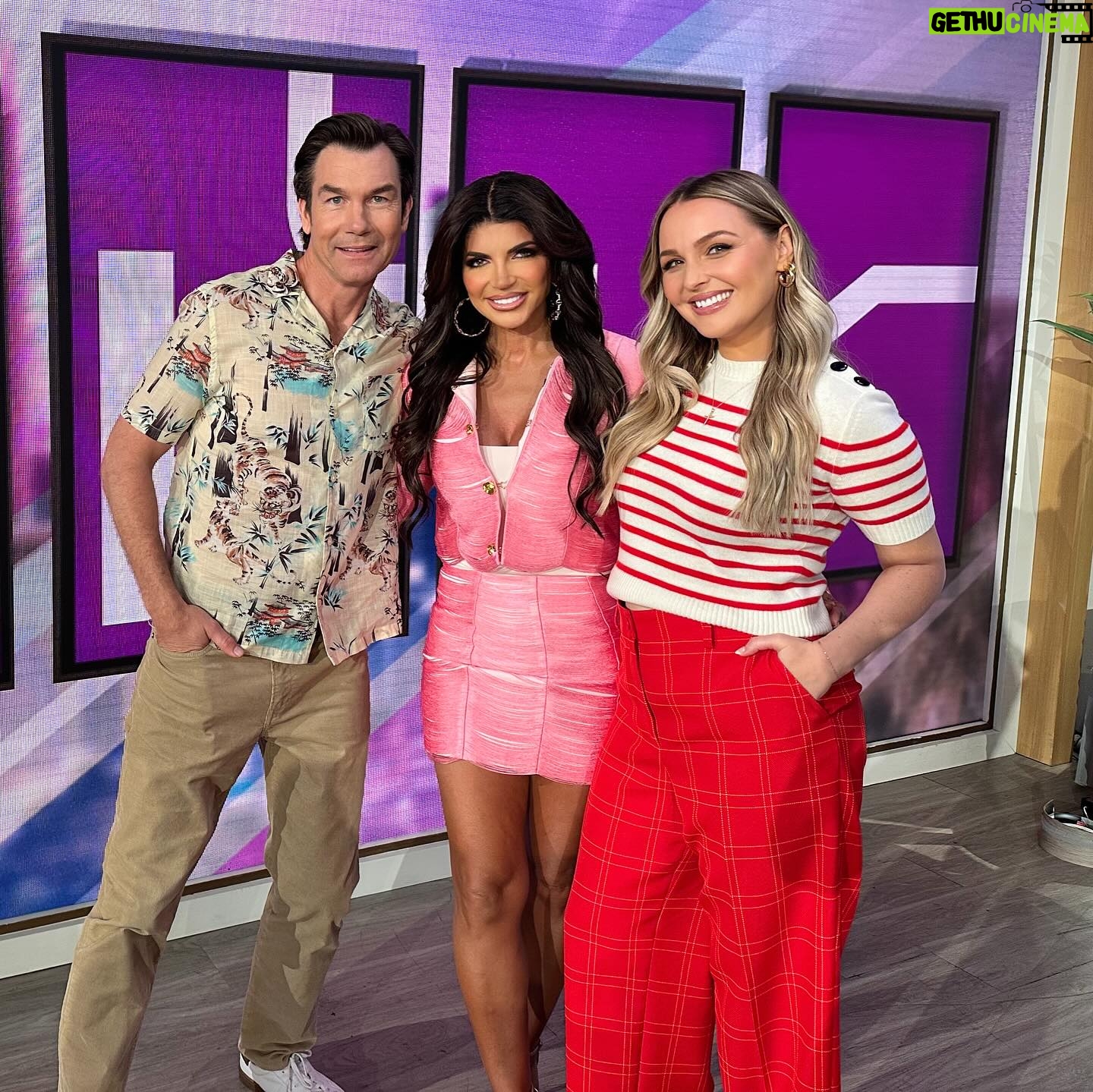 Teresa Giudice Instagram - We’ve come a long way since first meeting at Watch What Happens Live, @mrjerryoc! Thanks to you and @camillaluddington for having me on @thetalkcbs! Love, love, love you both so much! 🩷