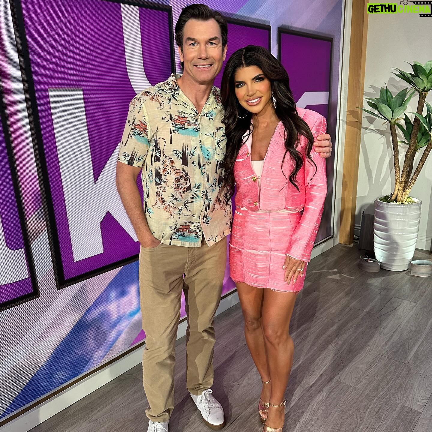 Teresa Giudice Instagram - We’ve come a long way since first meeting at Watch What Happens Live, @mrjerryoc! Thanks to you and @camillaluddington for having me on @thetalkcbs! Love, love, love you both so much! 🩷