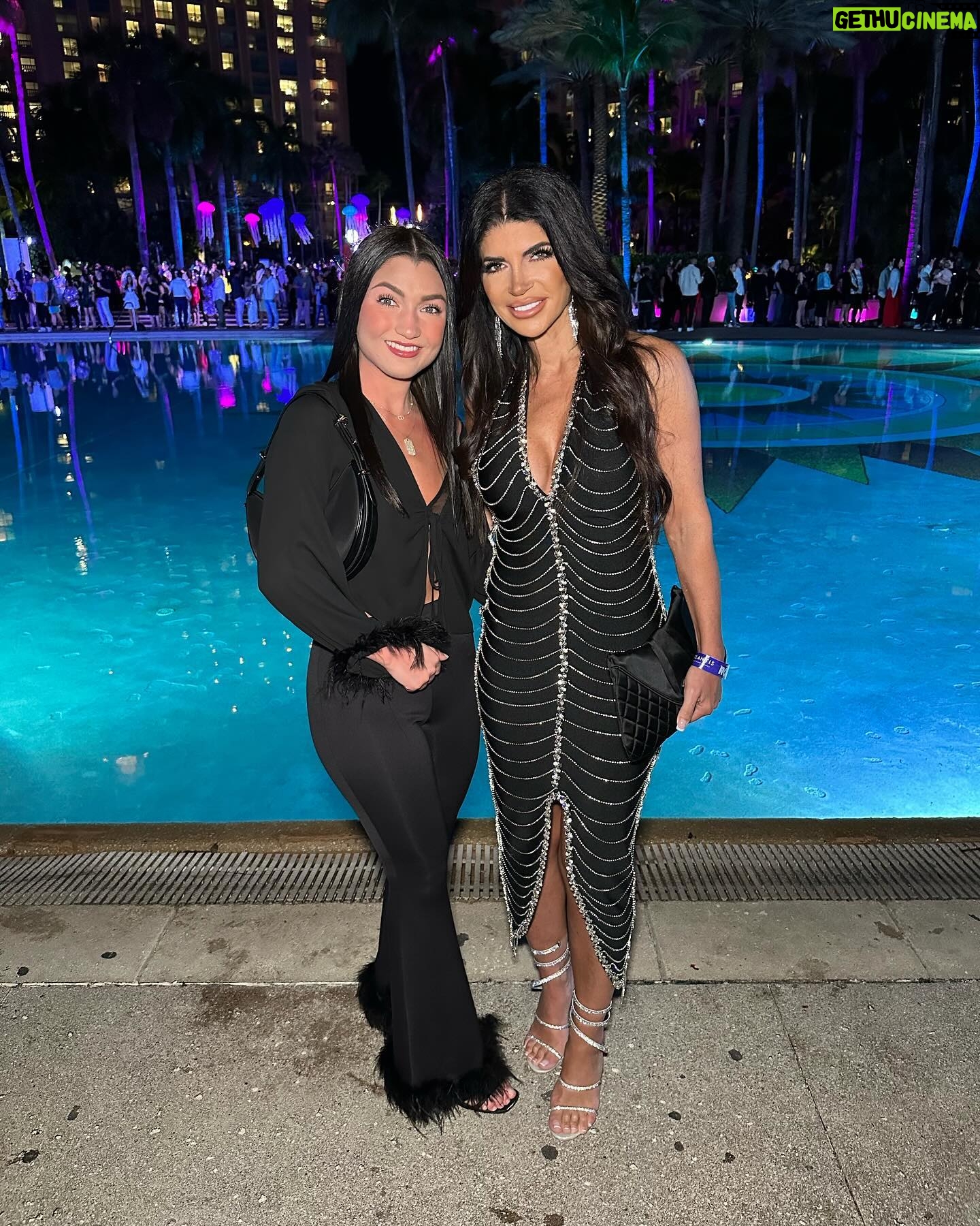 Teresa Giudice Instagram - Let’s get Lost in Paradise 🏝️ #paradise #famiglia #fireworks 💕