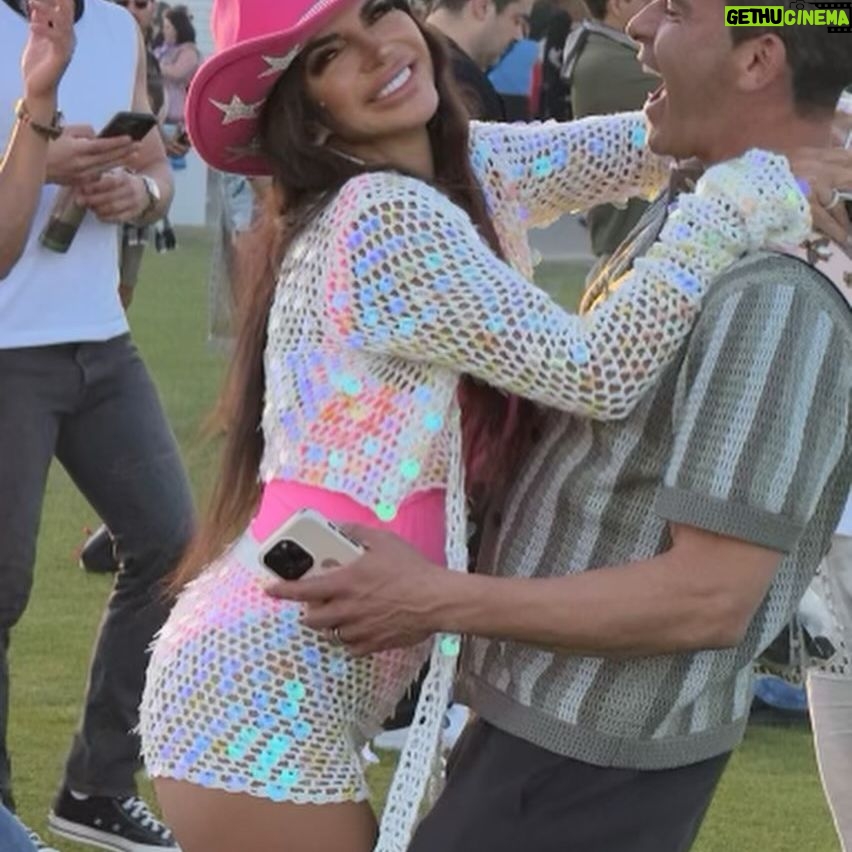 Teresa Giudice Instagram - Coachella 🎡 #Coachella #vinivia #doitlive @vinivia.live