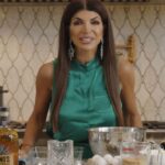 Teresa Giudice Instagram - Spicing things up in the kitchen! 🍰🥂 Tequila Lime Cheesecake Bars with a splash of my favorite Dano’s tequila - because dessert should be an adult treat too! ✨ Link in bio! 💚