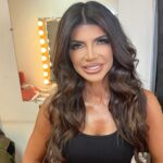 Teresa Giudice Instagram - A real pinch me moment today on set of #RHONJ with @teresagiudice. Thank you for trusting me with your beautiful face! 🤍 Makeup: @looksbykatiness Hair: @lina_kidis #realhousewivesofnewjersey #teresagiudice #njmakeup #celebritymakeup
