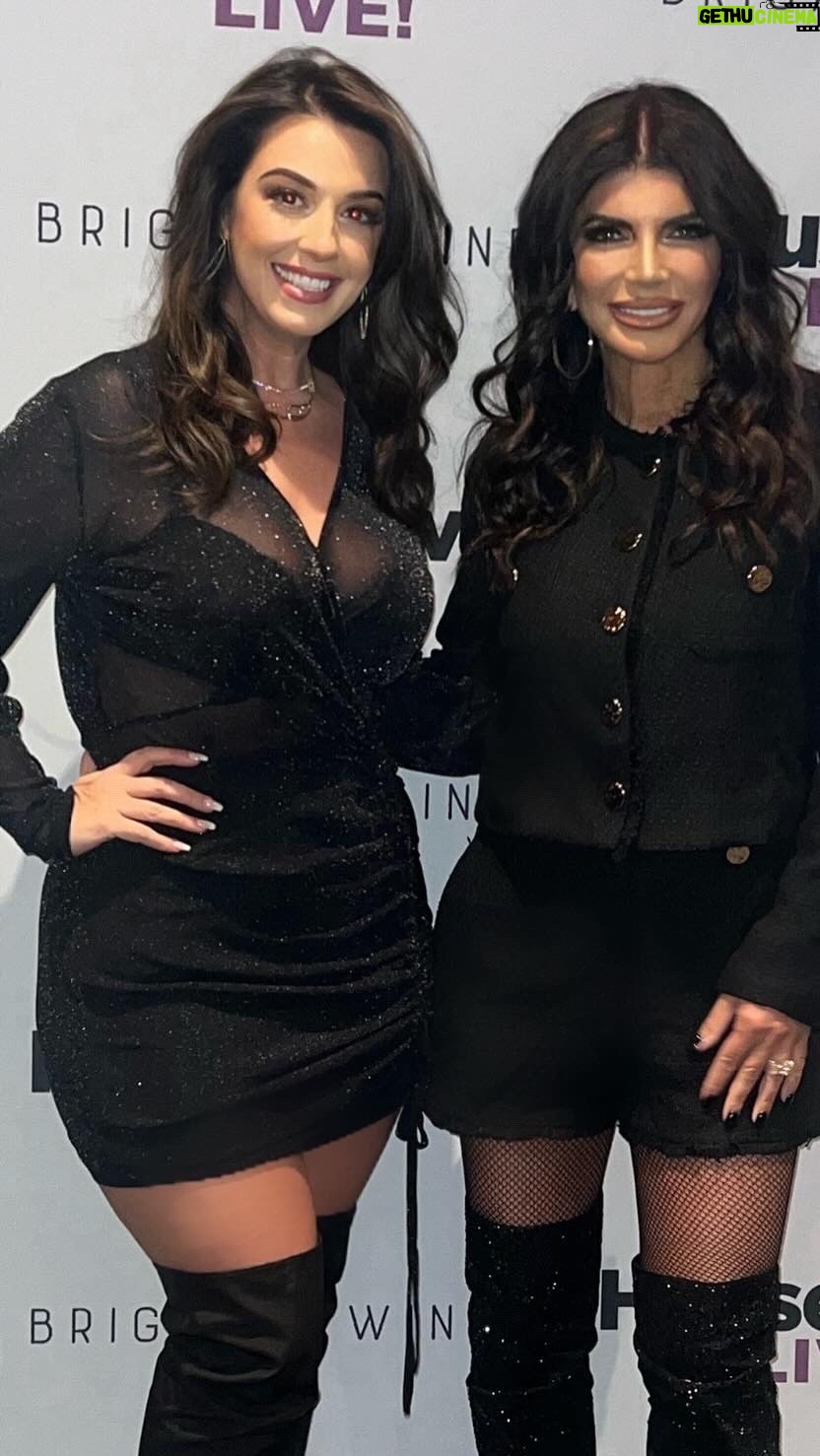 Teresa Giudice Instagram - @teresagiudice meeting the great people of #philadelphia @sinphiladelphia with @brigantiwines