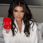 Teresa Giudice Instagram - I’m hooking you all up with toys! EVERYONE who signs up will win either a @bellesaco toy or a massive discount! All you have to do is click the link in my bio & drop your email to enter. 100% discreet shipping & billing. Tag someone who deserves a 🌶 toy!