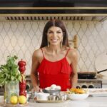 Teresa Giudice Instagram - Fresh, light, and delicious! 💚 Try this Pesce Primavera recipe for a clean and satisfying meal. Video out now on my YouTube ✨ Link in Bio ✨