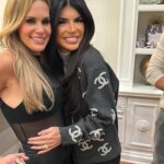 Teresa Giudice Instagram - Happy Holidays ❤️🎄🍾 #happyholidays #friends #couples