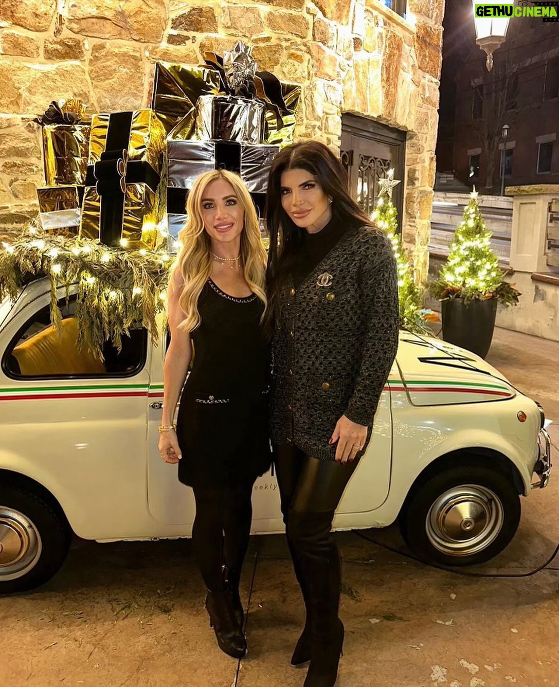 Teresa Giudice Instagram - Special holiday dinner with a special person that is very dear to our hearts. She means so much to me and my daughters. She was there for them while I was away and put a smile on all there faces and made time go by faster. She also had an amazing bond with my mom. Love you Lisa ❤️❤️❤️ #specialperson #holidaydinner #family Write a caption...