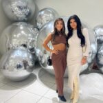 Teresa Giudice Instagram - Tis the holiday seaon 🤍🎄 #happyholidays #tistheseason #mommyanddaughter